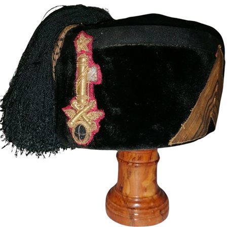  
Fez Colbac da console comandante della DICAT Prima metà del XX sec. 
 33x60 cm