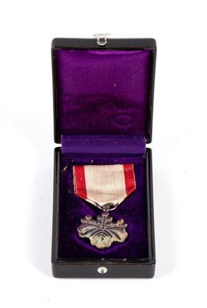  
Giappone, Ordine del Sol Levante, insegna di 7° classe prima metà XX sec.
 