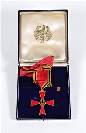  
Repubblica Federale di Germania, Ordine al Merito, insegna di commendatore, in astuccio seconda metà XX sec.
 