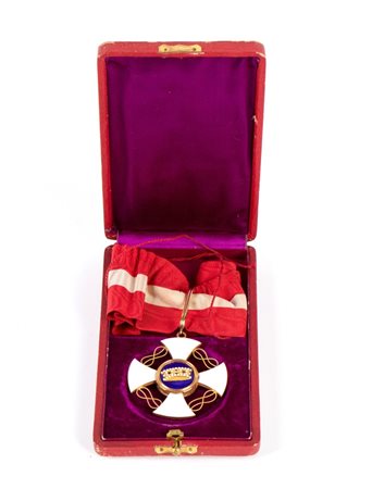  
Ordine della Corona d'Italia, insegna di commendatore di periodo umbertino fine XIX sec.
 