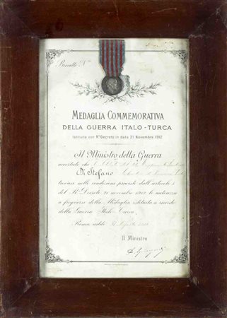  
Medaglia della Guerra Italo-Turca incorniciata con diploma di concessione 
 