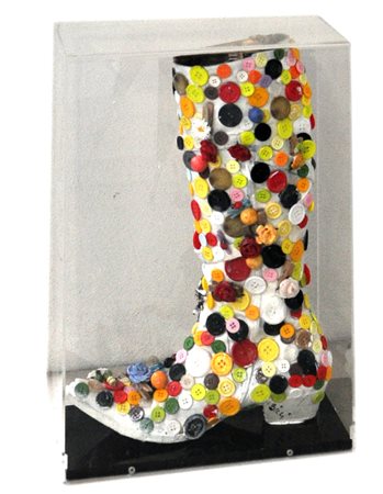 DANIELA BILLI Senza titolo Assemblaggio in teca di plexiglass cm. 44,5x30x14...