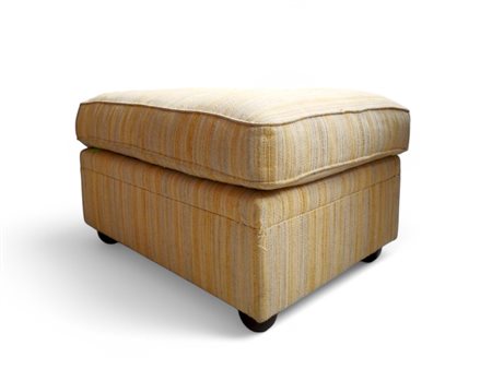 Pouf vintage ricoperto in filaticcio giallo a righe