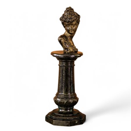 Bustino femminile in ghisa