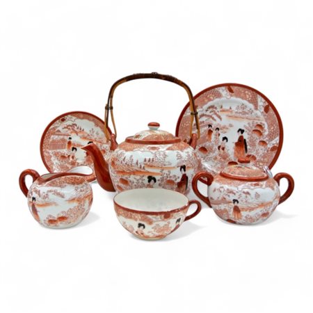 Servito da te in porcellana policroma,