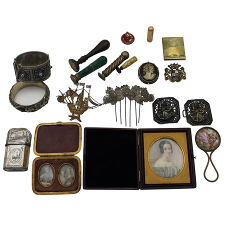 Oggetti di vario genere Oggetti di vario genere