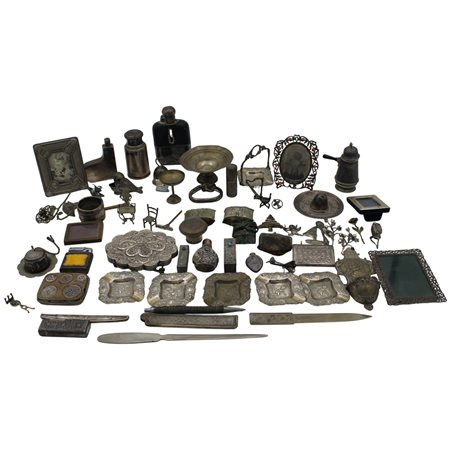 Lotto di oggetti vari Metallo e argento