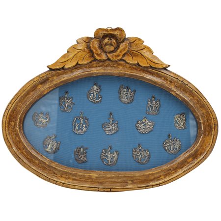 Stazioni della Via Crucis Lotto di quattordici medaglie in argento in teca in...