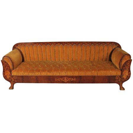 Grande divano Mogano riccamente intarsiato in bosso a motivi floreali e sui...