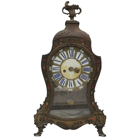 Orologio da tavolo Legno rivestito in bronzo e rame con decoro a motivi...