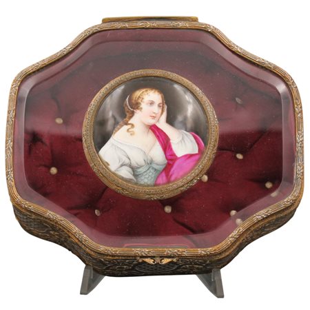 Scatola porta gioie Rame dorato inciso a motivi ornamentali e placca in...