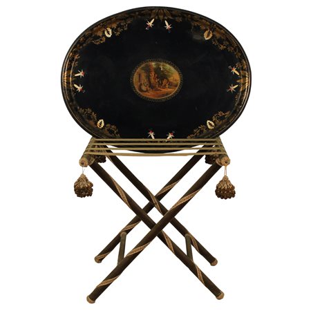 Vassoio con supporto Metallo dipinto con decoro centrale con scena di vita...