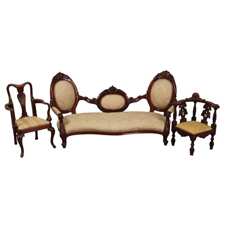 Divanetto e due poltrone in miniatura Legno scolpito e intagliato. Sicilia....