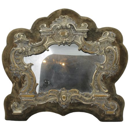 Cartagloria Metallo argentato con decoro ornamentale stilizzato. Secolo XIX....