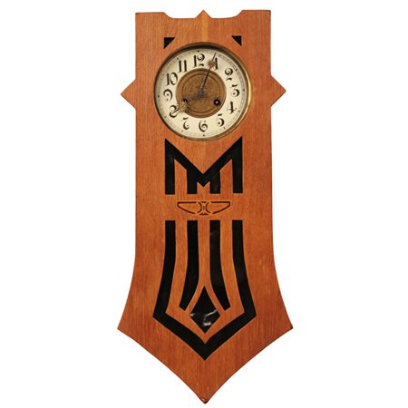 Orologio da parete Rovere scolpito ed intarsiato. Secolo XX. Cm h 68