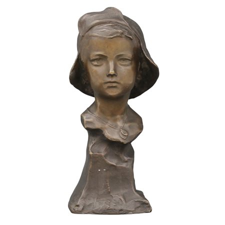 Antonio Ugo (1870/1950) "Figura di bimba con cappello" Scultura in bronzo. Cm...