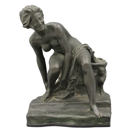 Antonio Ugo (1870/1950) "La bagnante" Scultura in bronzo patinato. Fonderie...