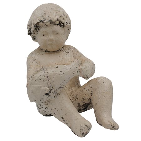 Putto con pesce Statua in maiolica fondo crema. Italia maeridionale. Seconda...