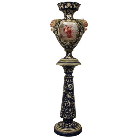 Grande vaso con colonna Maiolica decorata sul davanti con medaglione...