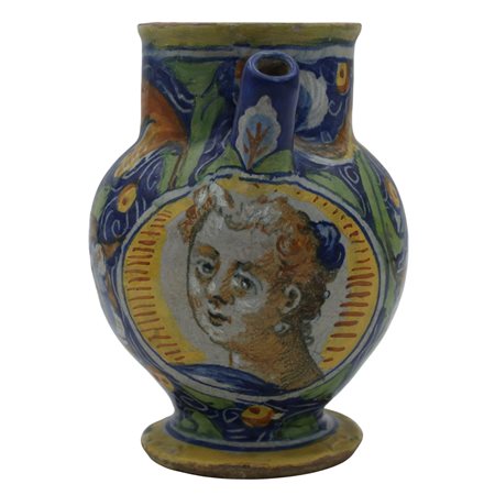 Versatoio Antica maiolica decorata a doppia faccia con figura di gentiluomo e...