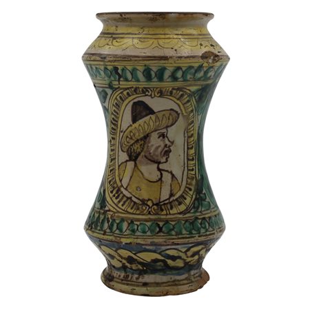 Albarello Antica maiolca con profilo di uomo con cappello sul davanti e...