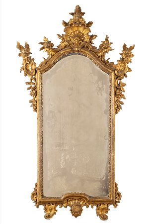 Specchiera in legno intagliato e dorato, secolo XVIII