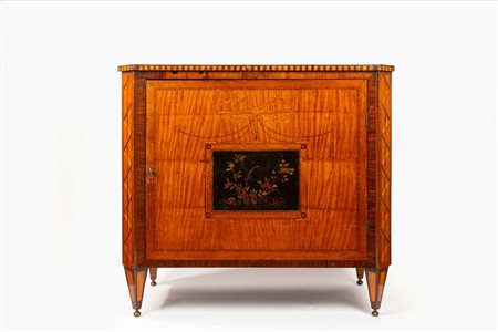 Piccola credenza neoclassica