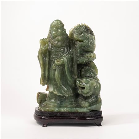 Grande gruppo scultoreo in pietra dura verde, Cina secolo XX