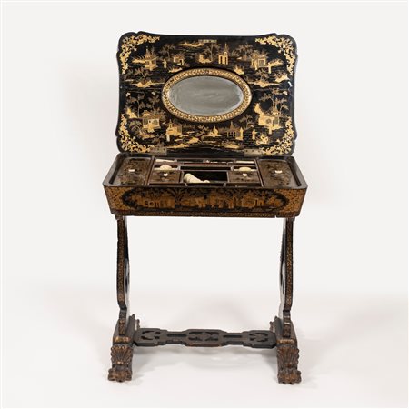Tavolino da lavoro in lacca decorato a chinoiserie, secolo XIX