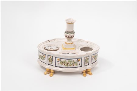 Calamaio in maiolica policroma, secolo XVIII