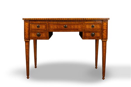 Scrivania da centro lastronata, filettata e  intarsiata, 19th century