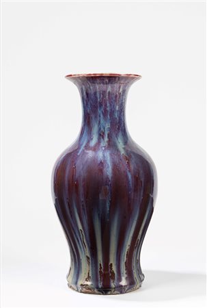 Vaso in porcellana invetriata "flambè", China, late Qing dynasty