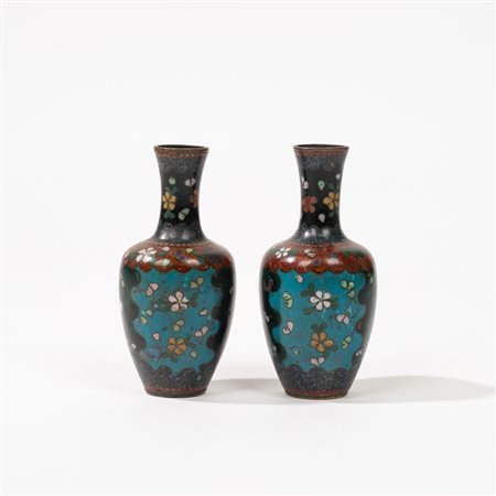 Coppia di vasetti in smalti cloisonnè, Cina secolo XX