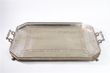 Grande vassoio centrotavola biansato in Sheffield con bordo traforato e piedi ferini