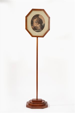 Ventola da terra di forma ottagonale con all'interno incisione a colori