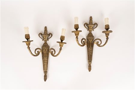Coppia di applique in bronzo dorato in stile Luigi XVI