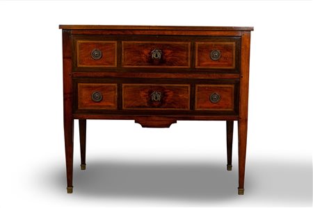 Cassettone in stile Luigi XVI