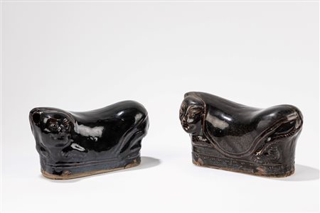 COPPIA DI POGGIATESTA IN GRES, China, 20th century