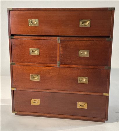 Cassettiera stile marina con cinque cassetti di cui due a mezza lunghezza, mani