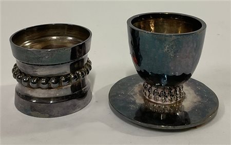 Jean Després Lotto composto da un portauovo ed un portatovaglioli in metallo arg