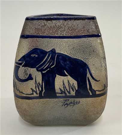 Jean Simon Peynaud Vaso di forma triangolare in vetro corrugato trasparente inco