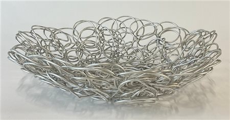 Fratelli Campana Portafrutta modello "Nuvem". Produzione Alessi, Italia. Filo in