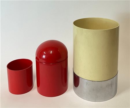 Lotto composto da un gettacarte di Gino Colombini in plastica bianca con fascia