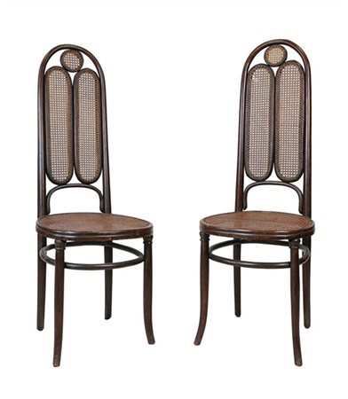 Thonet (Attribuito)
Coppia di sedie modello n. 16 in faggio a tinta scura curvat