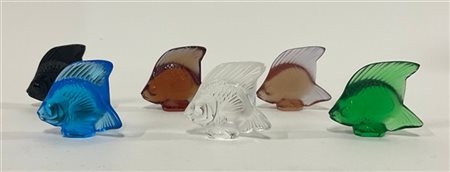 Lalique Gruppo di sei piccole sculture a forma di pesce in vetro soffiato in sta