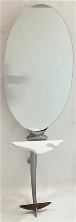 Studio Agora Specchiera con consolle. Italia, 1992. Legno verniciato grigio, met