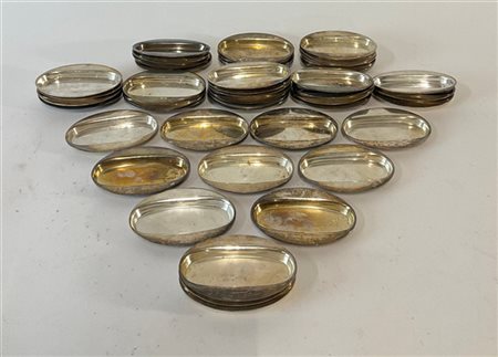 Sambonet Quarantacinque piattini. Italia, anni '40/'50. Metallo argentato. Marca