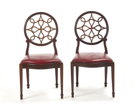 Alberto Issel Coppia di sedie in legno con schienale a giorno decorato da intagl