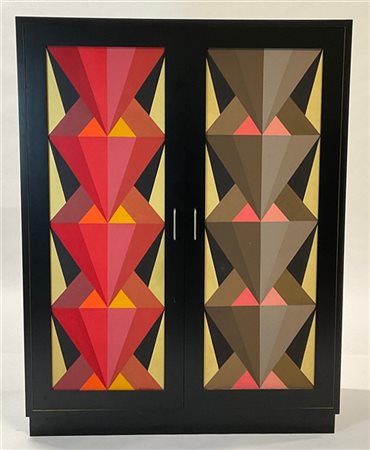 Armadio moderno in legno laccato nero con ante rivestite in tessuto dipinto a s