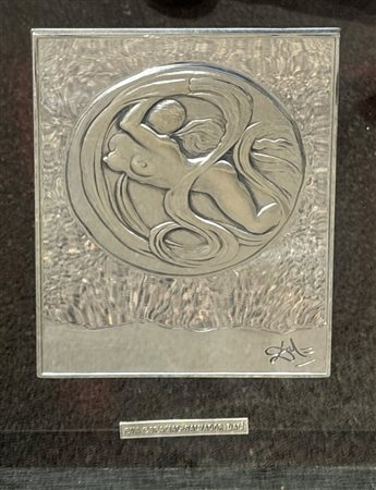 Salvador Dalì (1904 - 1989) 
Eva Espacial 
argento 925/1000 18,8 x 22,1 cm